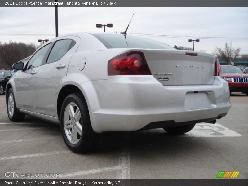 Bright Silver Metallic / Black 2011 Dodge Avenger Mainstreet