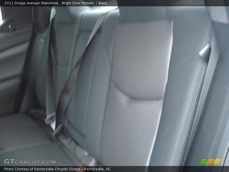 Bright Silver Metallic / Black 2011 Dodge Avenger Mainstreet