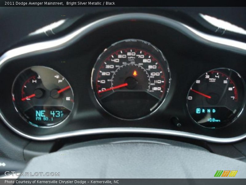 Bright Silver Metallic / Black 2011 Dodge Avenger Mainstreet