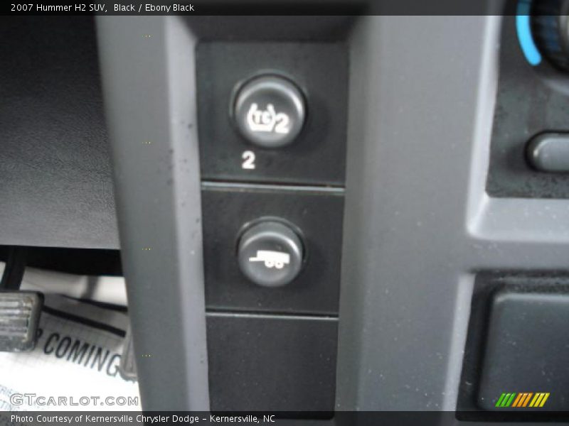 Controls of 2007 H2 SUV