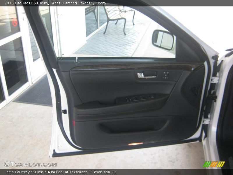 White Diamond Tri-coat / Ebony 2010 Cadillac DTS Luxury