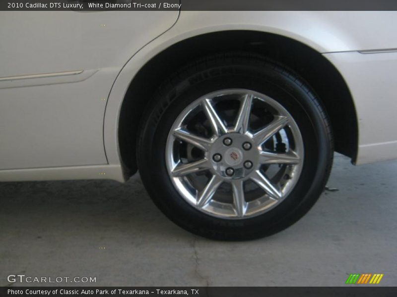 White Diamond Tri-coat / Ebony 2010 Cadillac DTS Luxury
