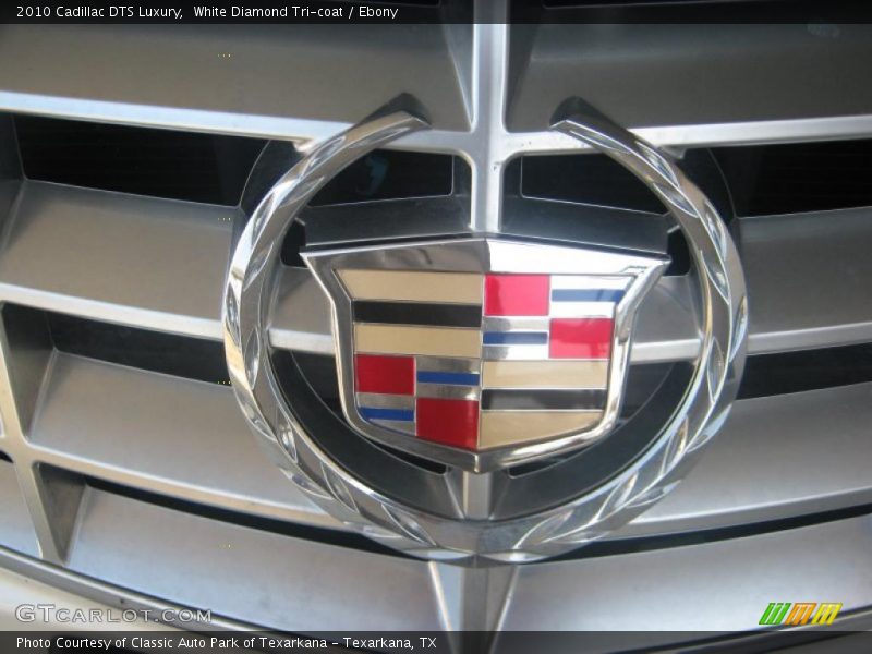 White Diamond Tri-coat / Ebony 2010 Cadillac DTS Luxury