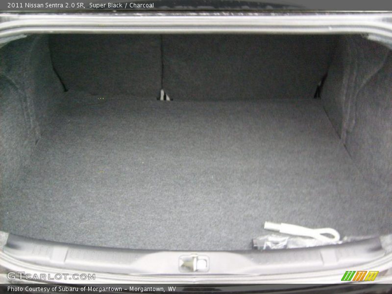 Super Black / Charcoal 2011 Nissan Sentra 2.0 SR