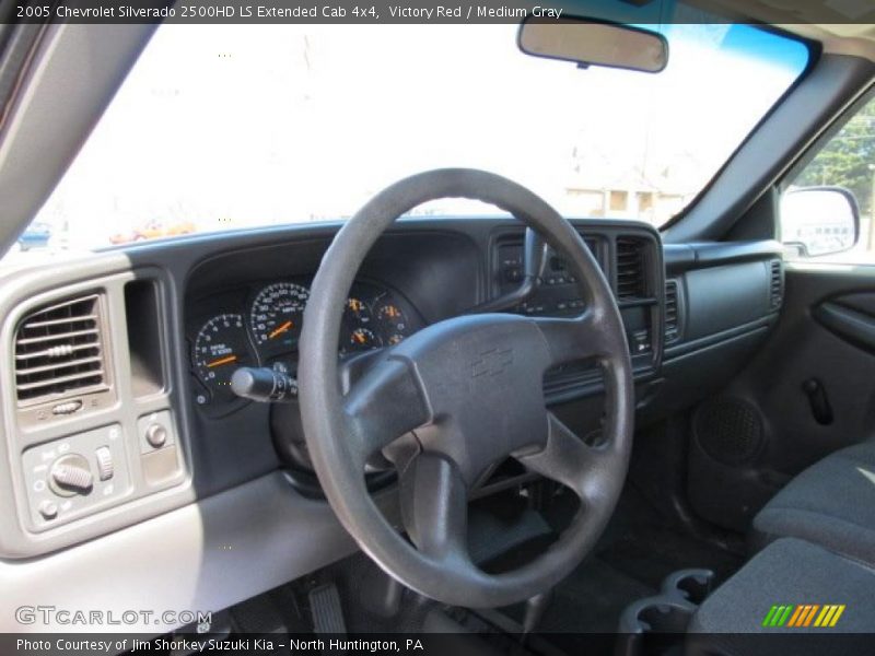 Victory Red / Medium Gray 2005 Chevrolet Silverado 2500HD LS Extended Cab 4x4