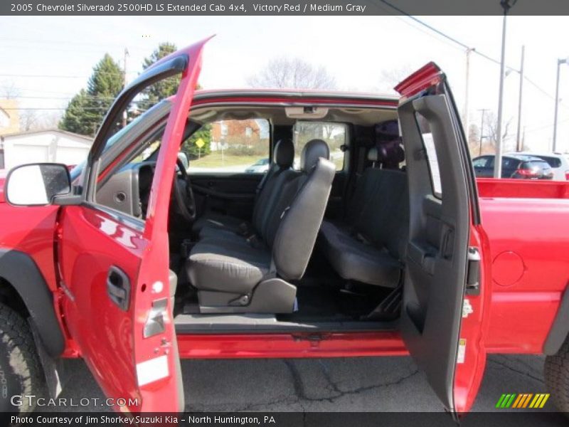 Victory Red / Medium Gray 2005 Chevrolet Silverado 2500HD LS Extended Cab 4x4