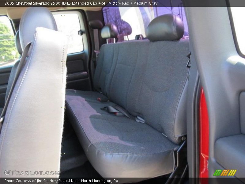 Victory Red / Medium Gray 2005 Chevrolet Silverado 2500HD LS Extended Cab 4x4