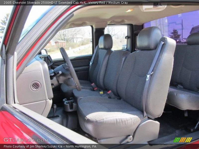 Victory Red / Medium Gray 2005 Chevrolet Silverado 2500HD LS Extended Cab 4x4