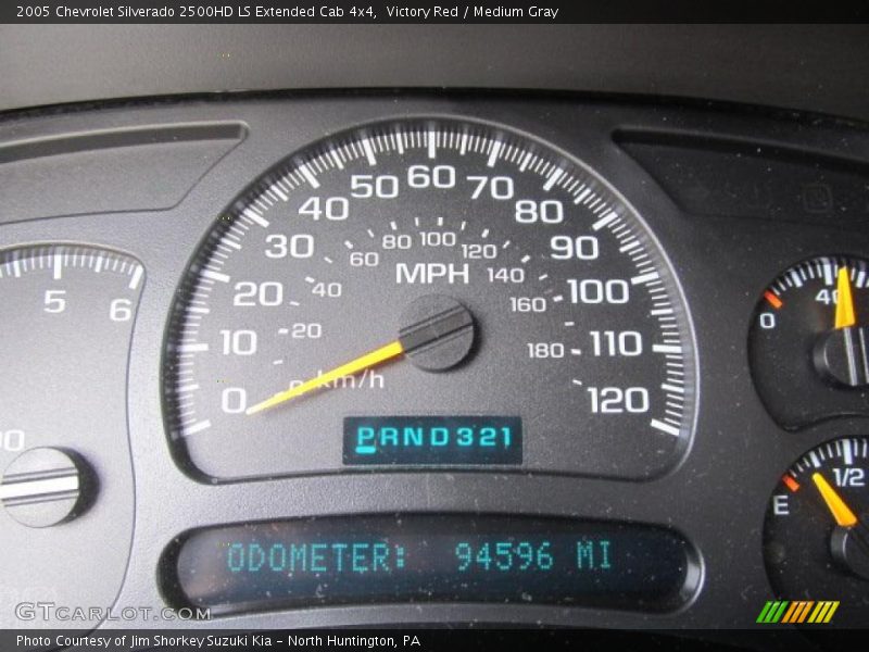 Victory Red / Medium Gray 2005 Chevrolet Silverado 2500HD LS Extended Cab 4x4
