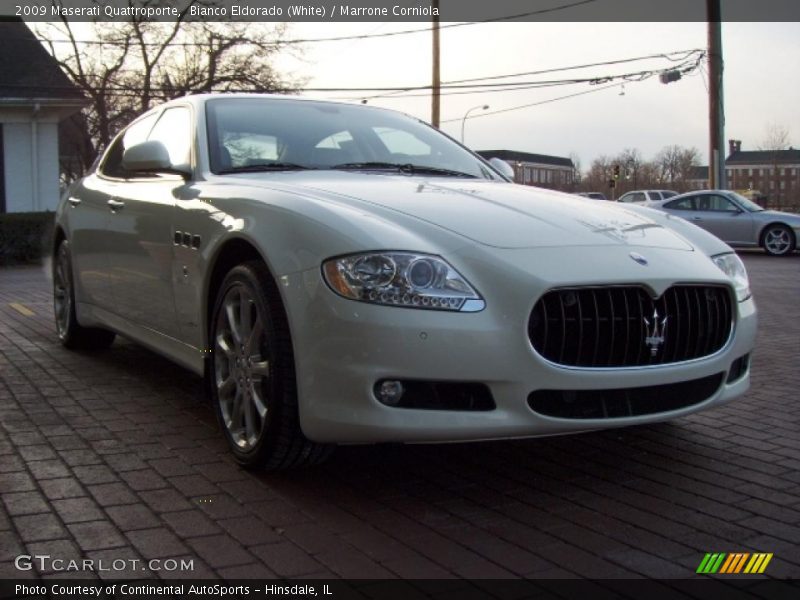 Bianco Eldorado (White) / Marrone Corniola 2009 Maserati Quattroporte