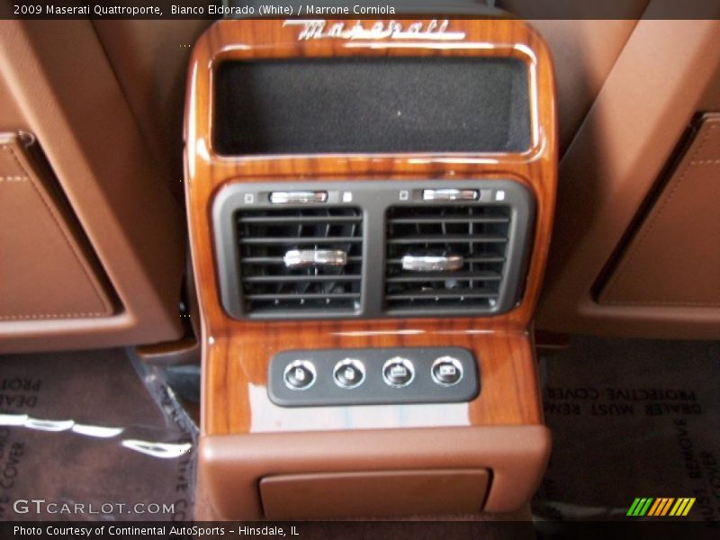 Bianco Eldorado (White) / Marrone Corniola 2009 Maserati Quattroporte