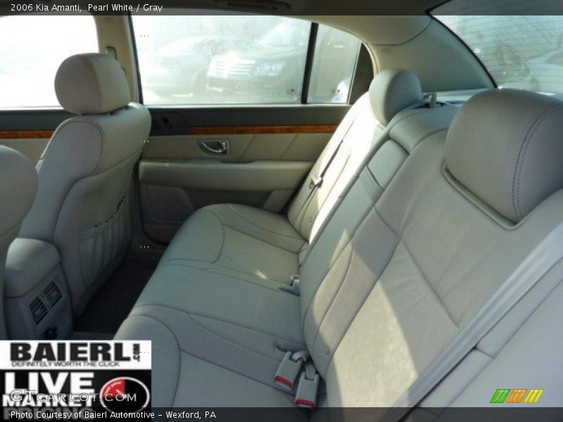 Pearl White / Gray 2006 Kia Amanti