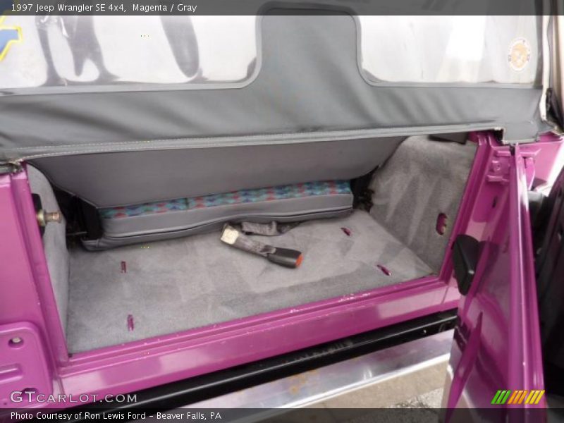  1997 Wrangler SE 4x4 Trunk