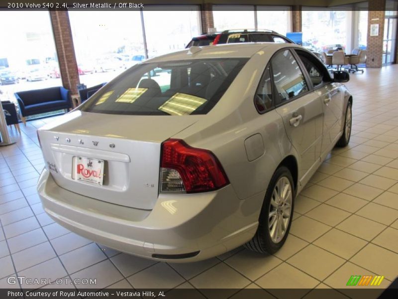 Silver Metallic / Off Black 2010 Volvo S40 2.4i