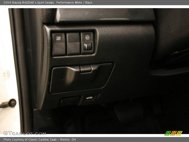 Performance White / Black 2004 Mazda MAZDA6 s Sport Sedan