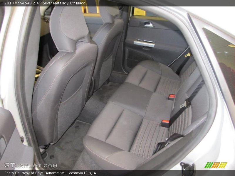  2010 S40 2.4i Off Black Interior