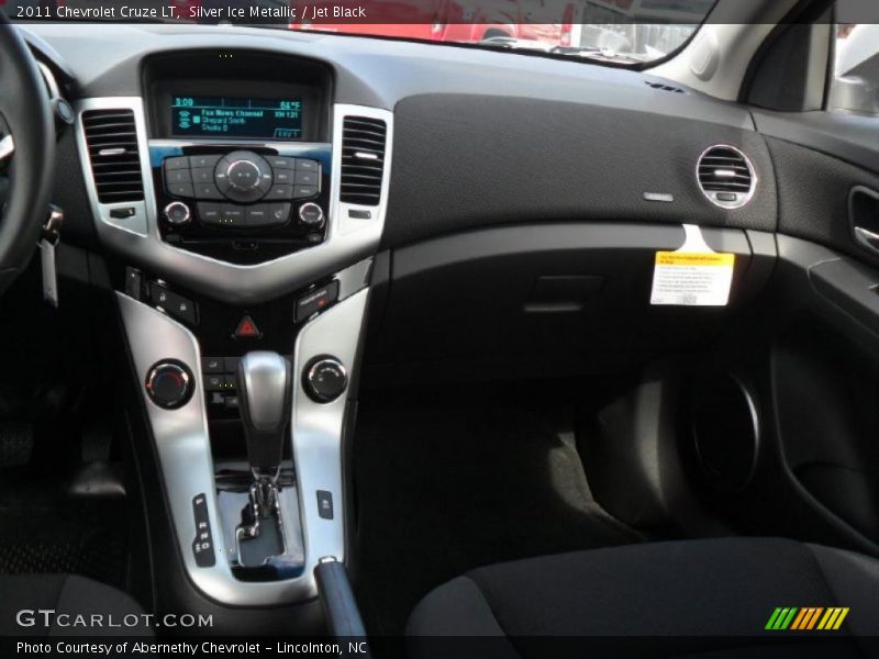 Silver Ice Metallic / Jet Black 2011 Chevrolet Cruze LT