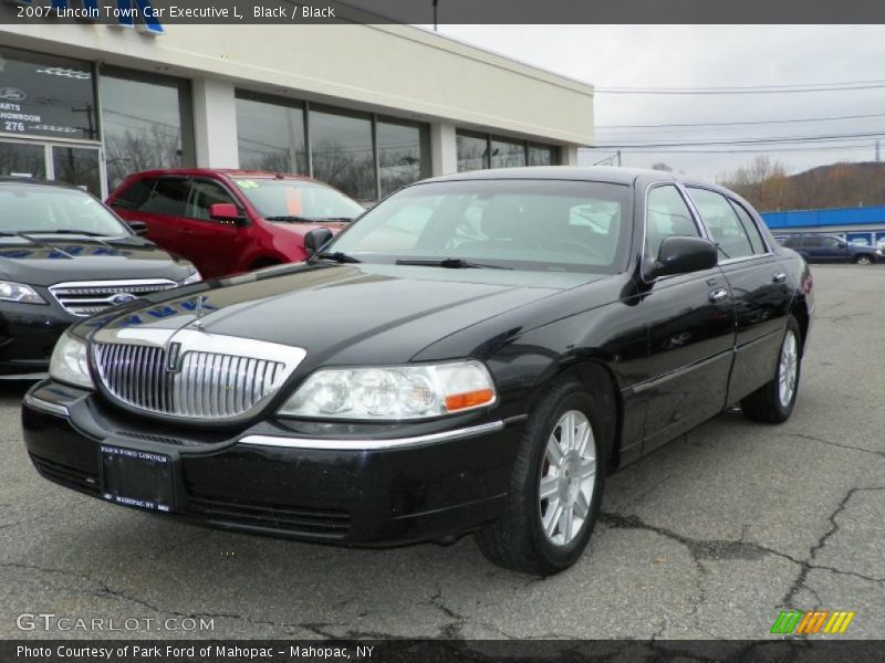 Black / Black 2007 Lincoln Town Car Executive L