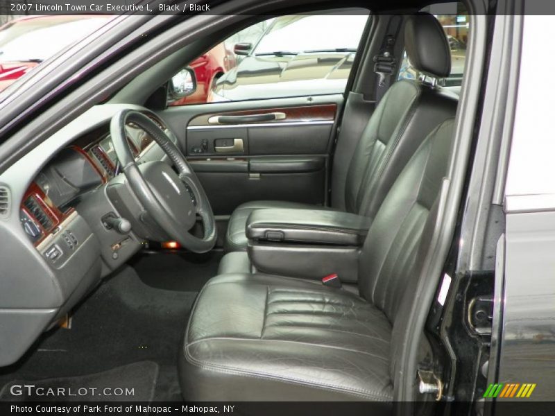  2007 Town Car Executive L Black Interior