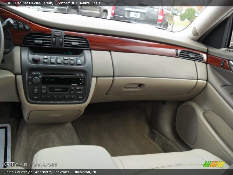 Bronzemist / Neutral Shale 2000 Cadillac DeVille Sedan