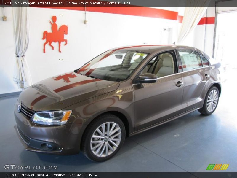 Toffee Brown Metallic / Cornsilk Beige 2011 Volkswagen Jetta SEL Sedan