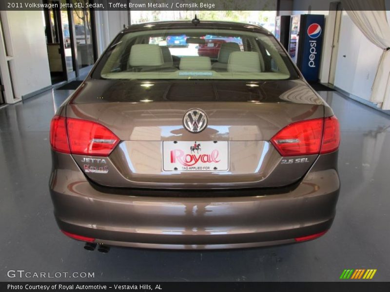 Toffee Brown Metallic / Cornsilk Beige 2011 Volkswagen Jetta SEL Sedan