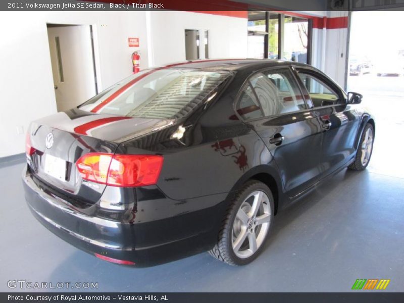 Black / Titan Black 2011 Volkswagen Jetta SE Sedan