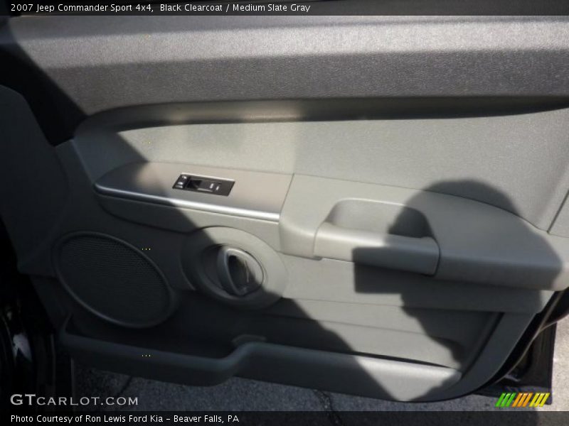 Black Clearcoat / Medium Slate Gray 2007 Jeep Commander Sport 4x4