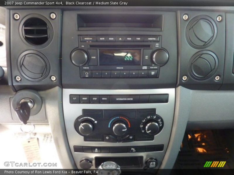 Black Clearcoat / Medium Slate Gray 2007 Jeep Commander Sport 4x4