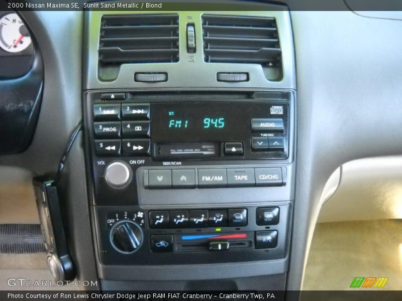 Sunlit Sand Metallic / Blond 2000 Nissan Maxima SE