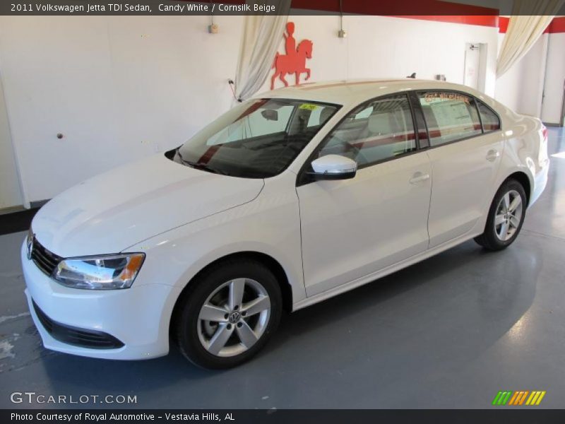 Candy White / Cornsilk Beige 2011 Volkswagen Jetta TDI Sedan