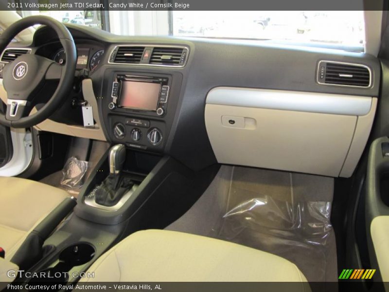 Candy White / Cornsilk Beige 2011 Volkswagen Jetta TDI Sedan