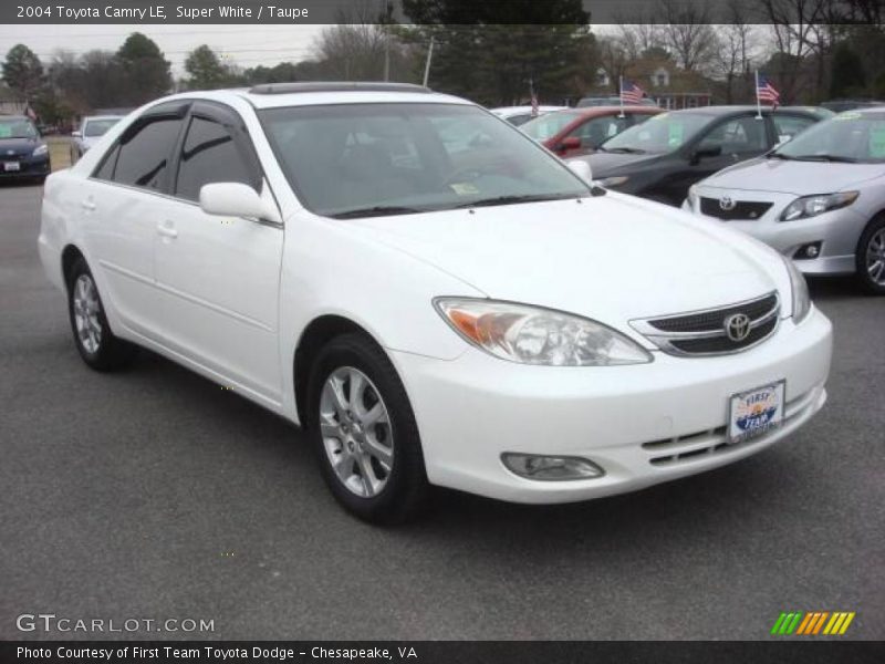 Super White / Taupe 2004 Toyota Camry LE