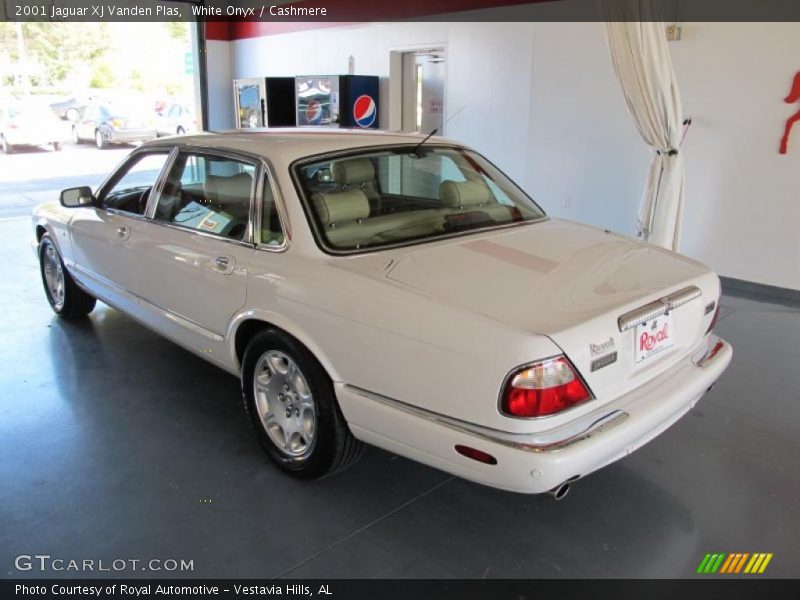 White Onyx / Cashmere 2001 Jaguar XJ Vanden Plas