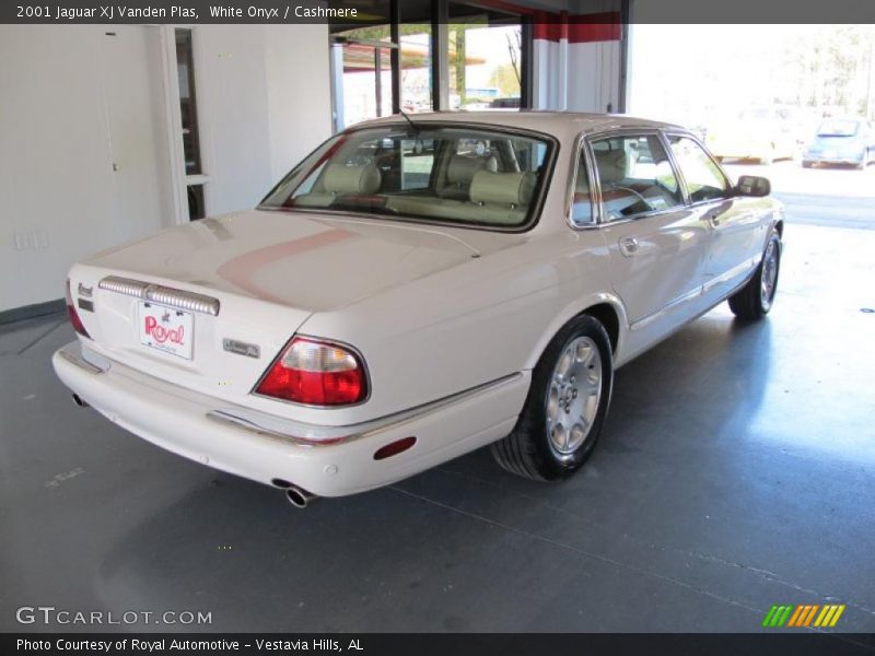 White Onyx / Cashmere 2001 Jaguar XJ Vanden Plas