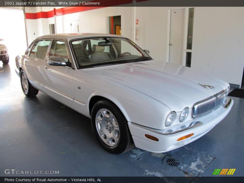 White Onyx / Cashmere 2001 Jaguar XJ Vanden Plas