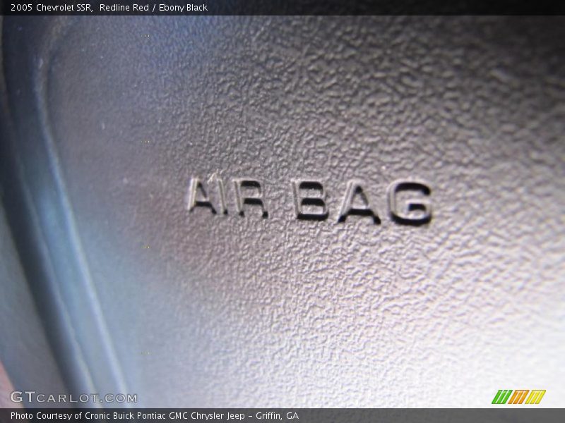 Redline Red / Ebony Black 2005 Chevrolet SSR