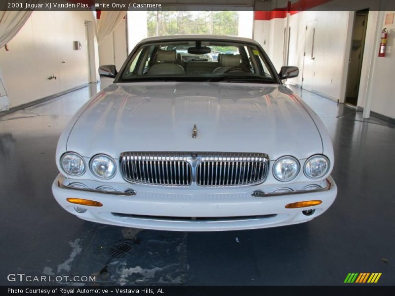 White Onyx / Cashmere 2001 Jaguar XJ Vanden Plas