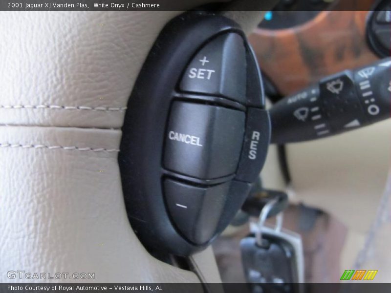 White Onyx / Cashmere 2001 Jaguar XJ Vanden Plas