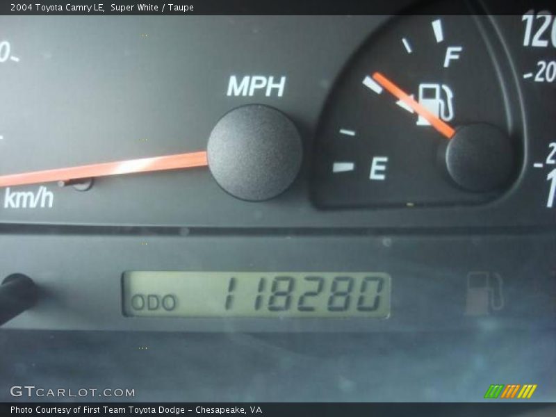 Super White / Taupe 2004 Toyota Camry LE