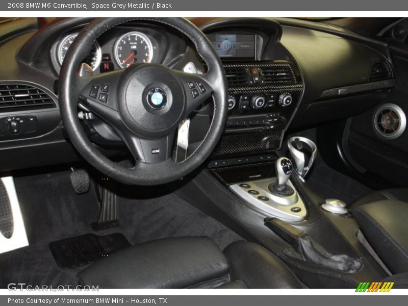 Dashboard of 2008 M6 Convertible