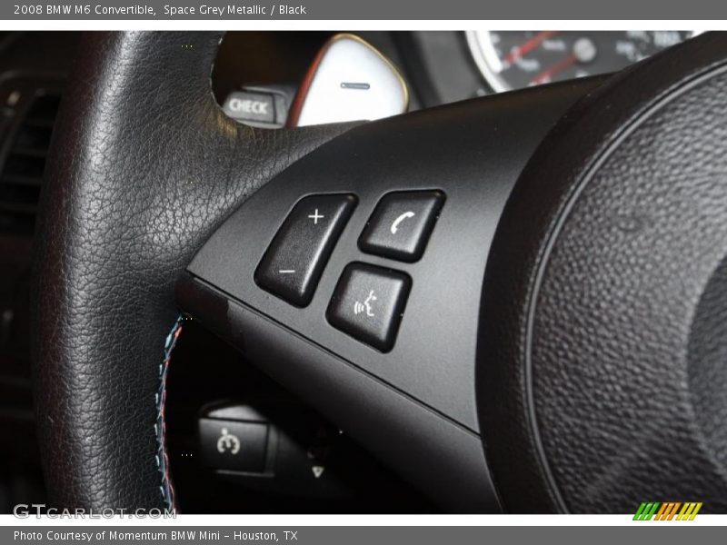 Controls of 2008 M6 Convertible