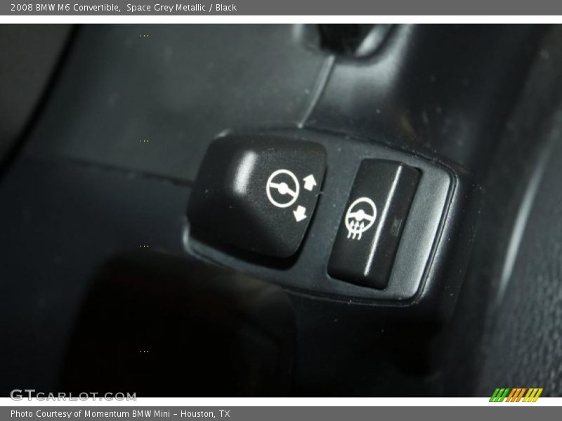 Controls of 2008 M6 Convertible