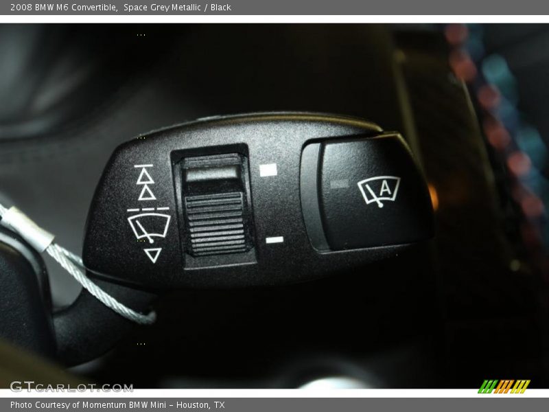 Controls of 2008 M6 Convertible