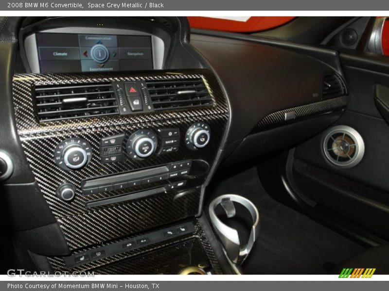 Controls of 2008 M6 Convertible