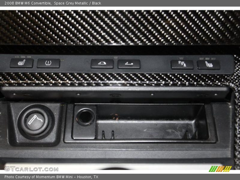 Controls of 2008 M6 Convertible