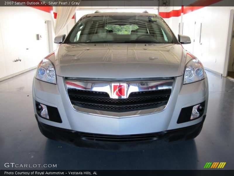 Silver Pearl / Gray 2007 Saturn Outlook XR