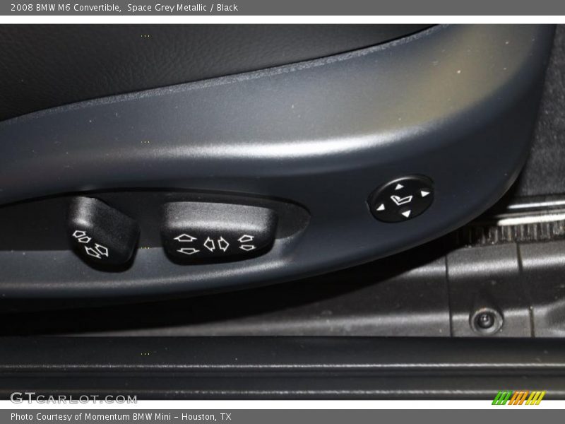 Controls of 2008 M6 Convertible
