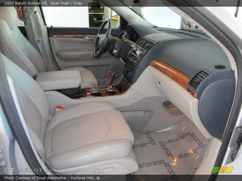 Silver Pearl / Gray 2007 Saturn Outlook XR
