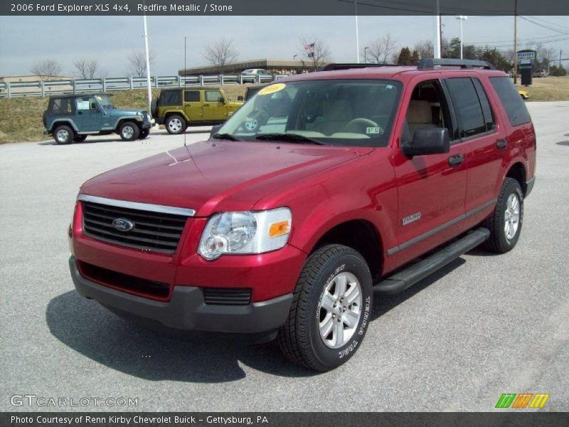 Front 3/4 View of 2006 Explorer XLS 4x4